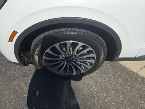 Certified 2023 Lincoln Aviator Reserve w/ Equipment Group 201A AWD/4WD image 18
