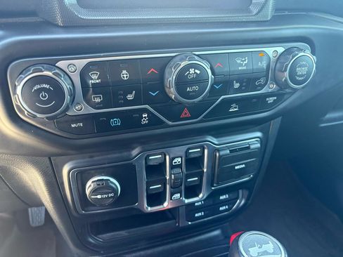 Used 2023 Jeep Wrangler Unlimited Sahara w/ Cold Weather Group AWD/4WD image 25