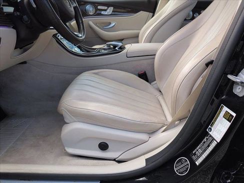 Used 2018 Mercedes-Benz E 300 4MATIC image 17