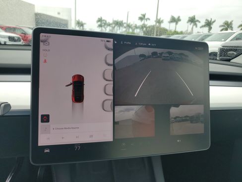 Used 2021 Tesla Model Y Long Range image 31