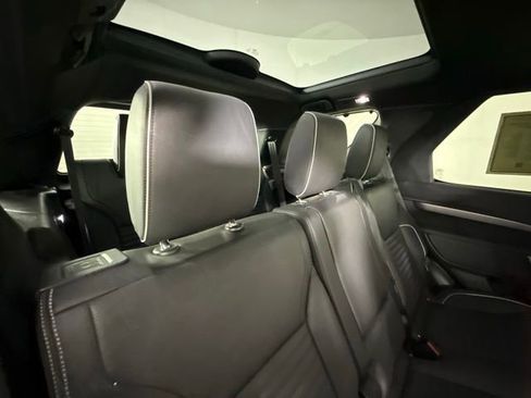Used 2022 Land Rover Discovery HSE R-Dynamic image 26