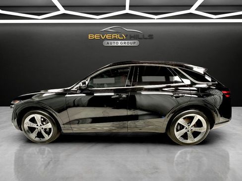 Used 2023 Genesis GV70 2.5T w/ Sport Prestige Package image 2