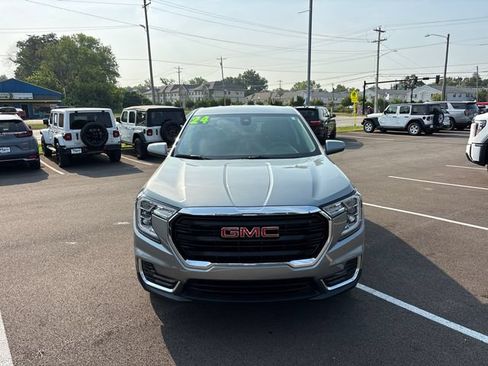 Used 2024 GMC Terrain SLE AWD/4WD image 5