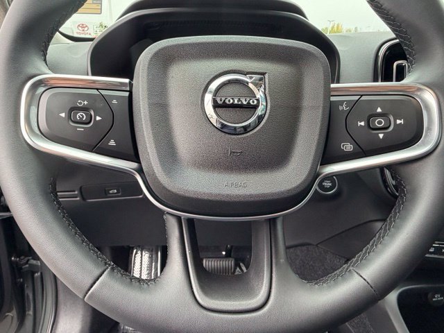 Used 2026 Volvo XC40 B5 Ultra w/ Climate Package AWD/4WD image 16