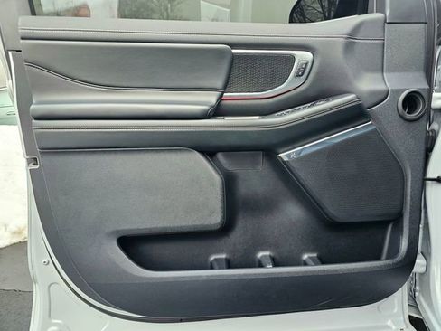 Used 2025 Ford Expedition Max Platinum w/ Stealth Appearance Package image 20