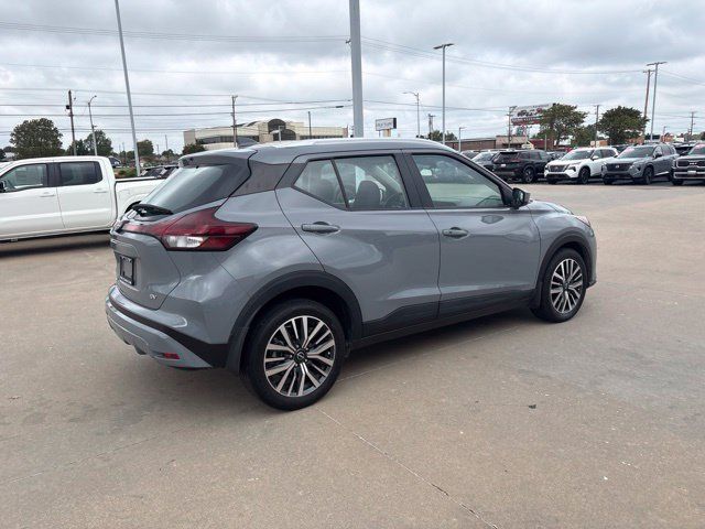 Used 2024 Nissan Kicks SV FWD image 3