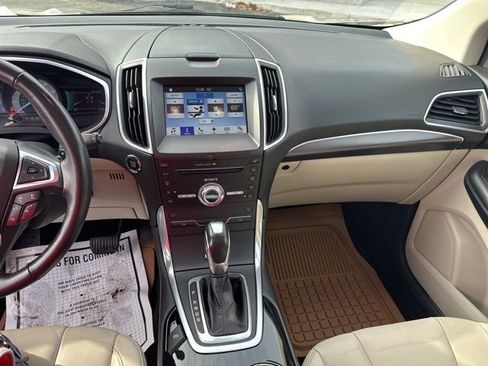 Used 2017 Ford Edge Titanium w/ Technology Package image 11