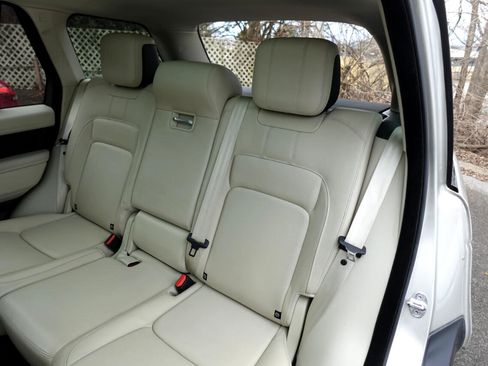 Used 2019 Land Rover Range Rover image 12