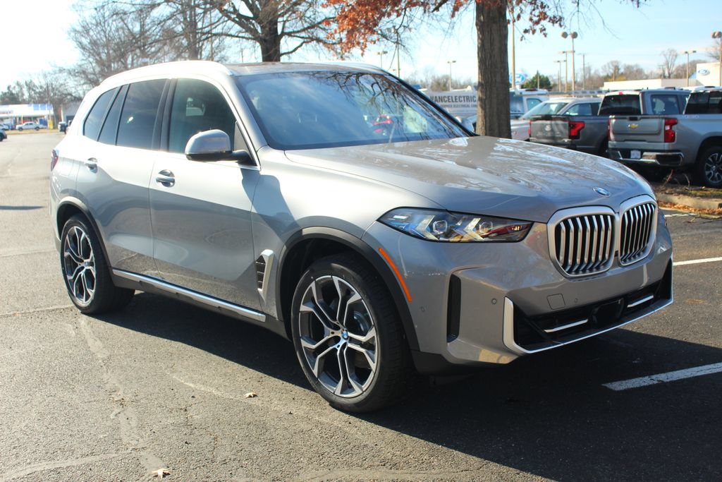 Used 2026 BMW X5 xDrive40i AWD/4WD image 1