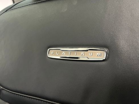 Used 2025 Ford Expedition Platinum image 10