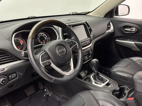 Used 2016 Jeep Cherokee Overland image 8