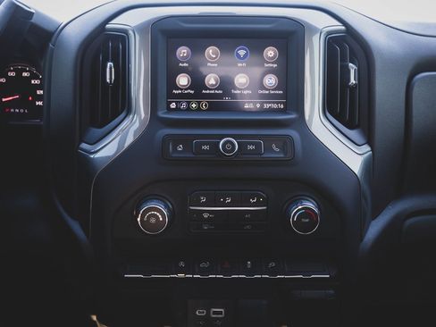 Used 2021 Chevrolet Silverado 1500 Custom image 4