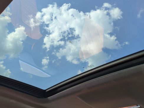 Certified 2023 BMW 530e xDrive w/ Premium Package image 28