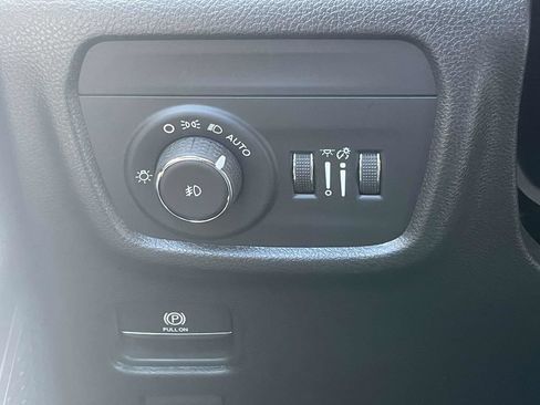 Certified 2025 Jeep Grand Cherokee Limited AWD/4WD image 29