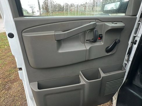 Used 2021 Chevrolet Express 3500 LS image 10