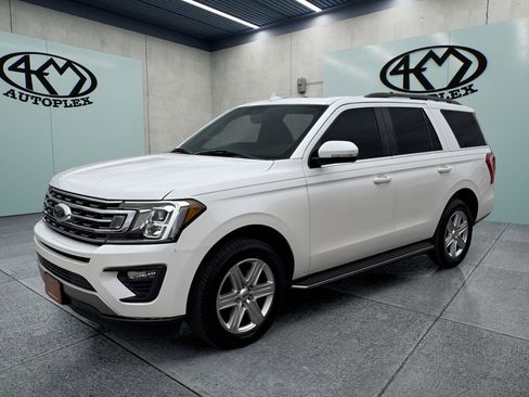 Used 2018 Ford Expedition XLT w/ Equipment Group 202A RWD image 7