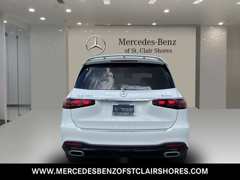 Used 2025 Mercedes-Benz GLS 450 4MATIC image 4
