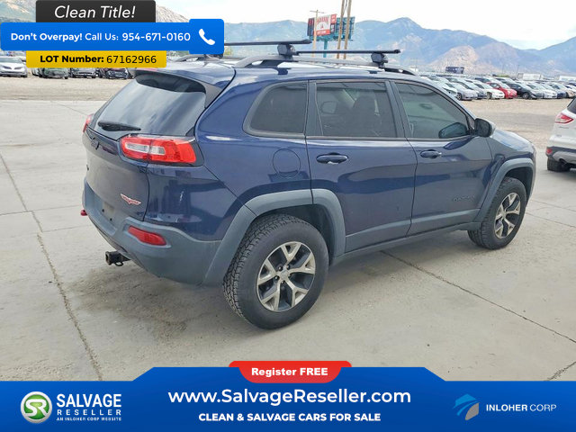 Used 2014 Jeep Cherokee Trailhawk w/ Leather Interior Group AWD/4WD image 4