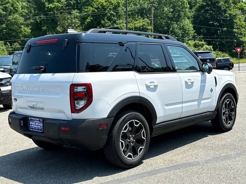 Certified 2025 Ford Bronco Sport Outer Banks w/ Outer Banks Tech Package+ AWD/4WD image 4