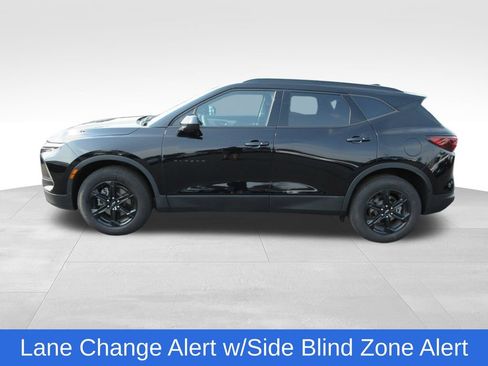 Used 2024 Chevrolet Blazer LT w/ Convenience Package FWD image 2