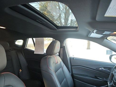 Used 2024 Chevrolet Trax RS w/ Sunroof Package image 13