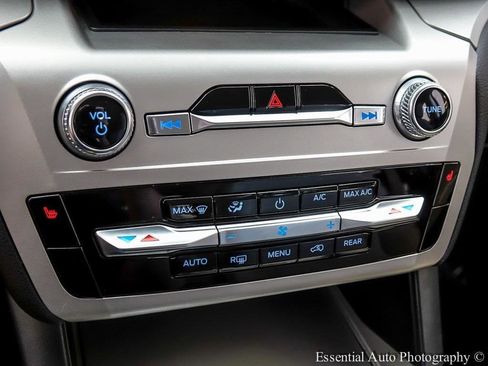 Certified 2022 Ford Explorer XLT image 18