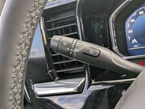 Used 2023 Chevrolet Silverado 1500 LT AWD/4WD image 32