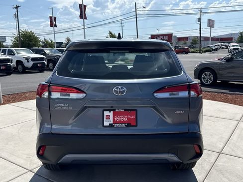 Used 2024 Toyota Corolla Cross L AWD/4WD image 4