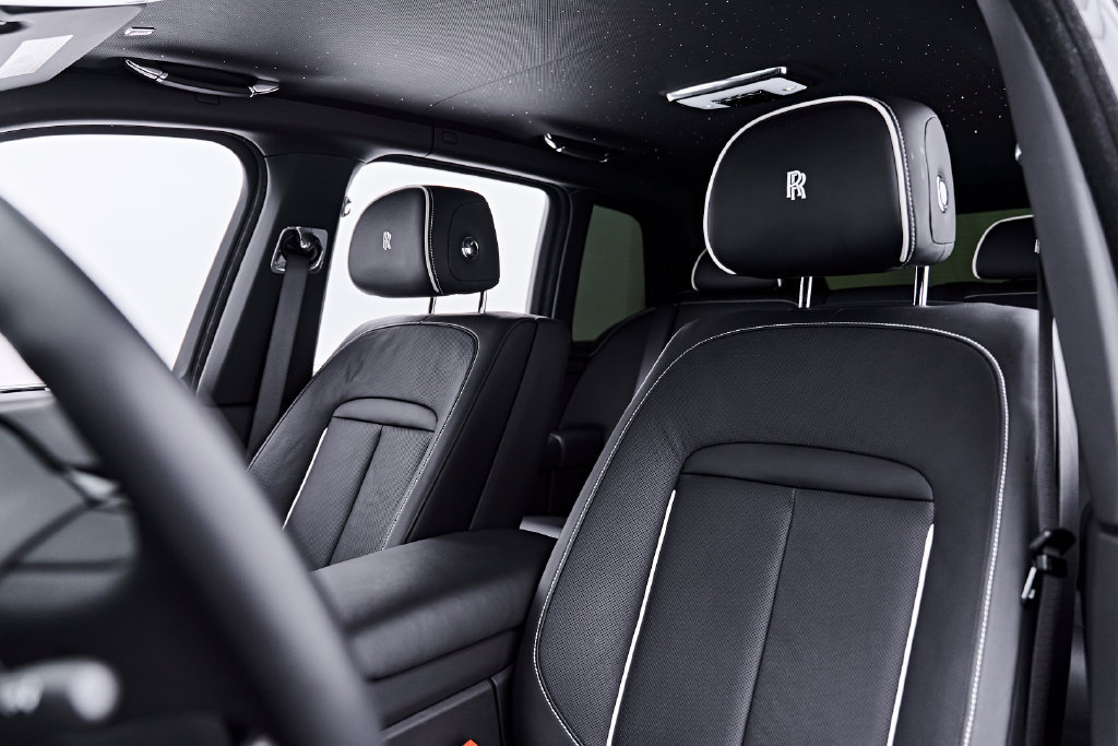 Used 2025 Rolls-Royce Cullinan Black Badge AWD/4WD image 4