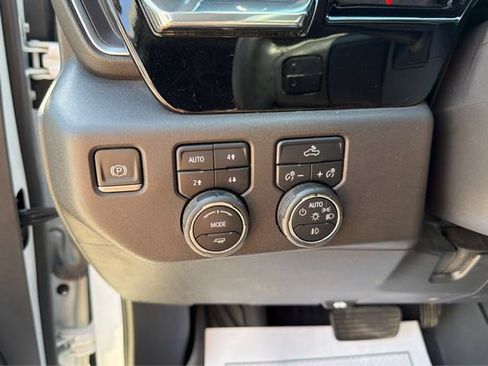 Used 2024 Chevrolet Silverado 1500 LT Trail Boss AWD/4WD image 16