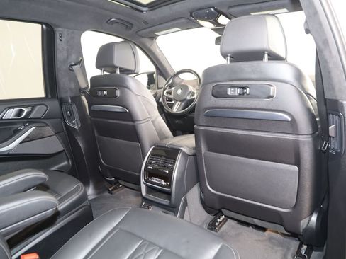 Used 2024 BMW X7 M60i AWD/4WD image 18