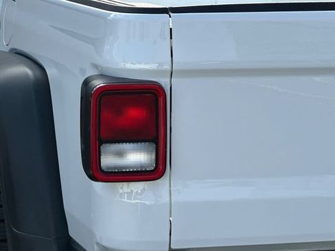 Used 2021 Jeep Gladiator Mojave AWD/4WD image 25