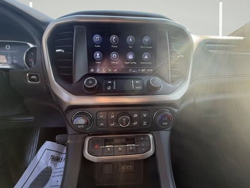 Used 2022 GMC Acadia Denali image 16