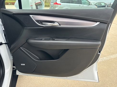 Used 2017 Cadillac XT5 Premium Luxury image 21