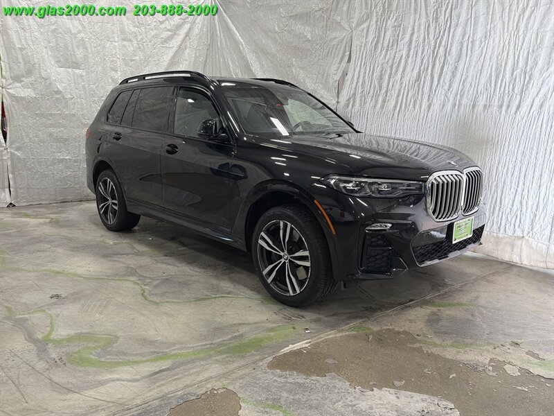 Used 2022 BMW X7 xDrive40i w/ M Sport Package AWD/4WD image 2