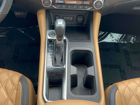 Used 2024 Nissan Sentra SV w/ SV Premium Package FWD image 24