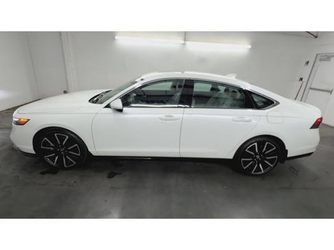 Used 2024 Honda Accord Touring image 5