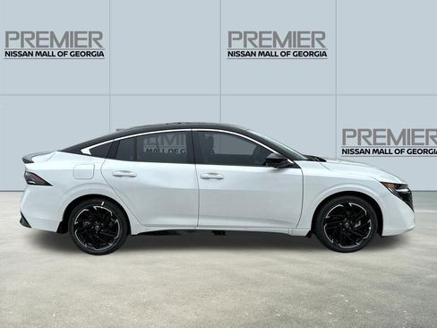 New 2026 Nissan Sentra SR w/ SR Premium Package FWD image 4