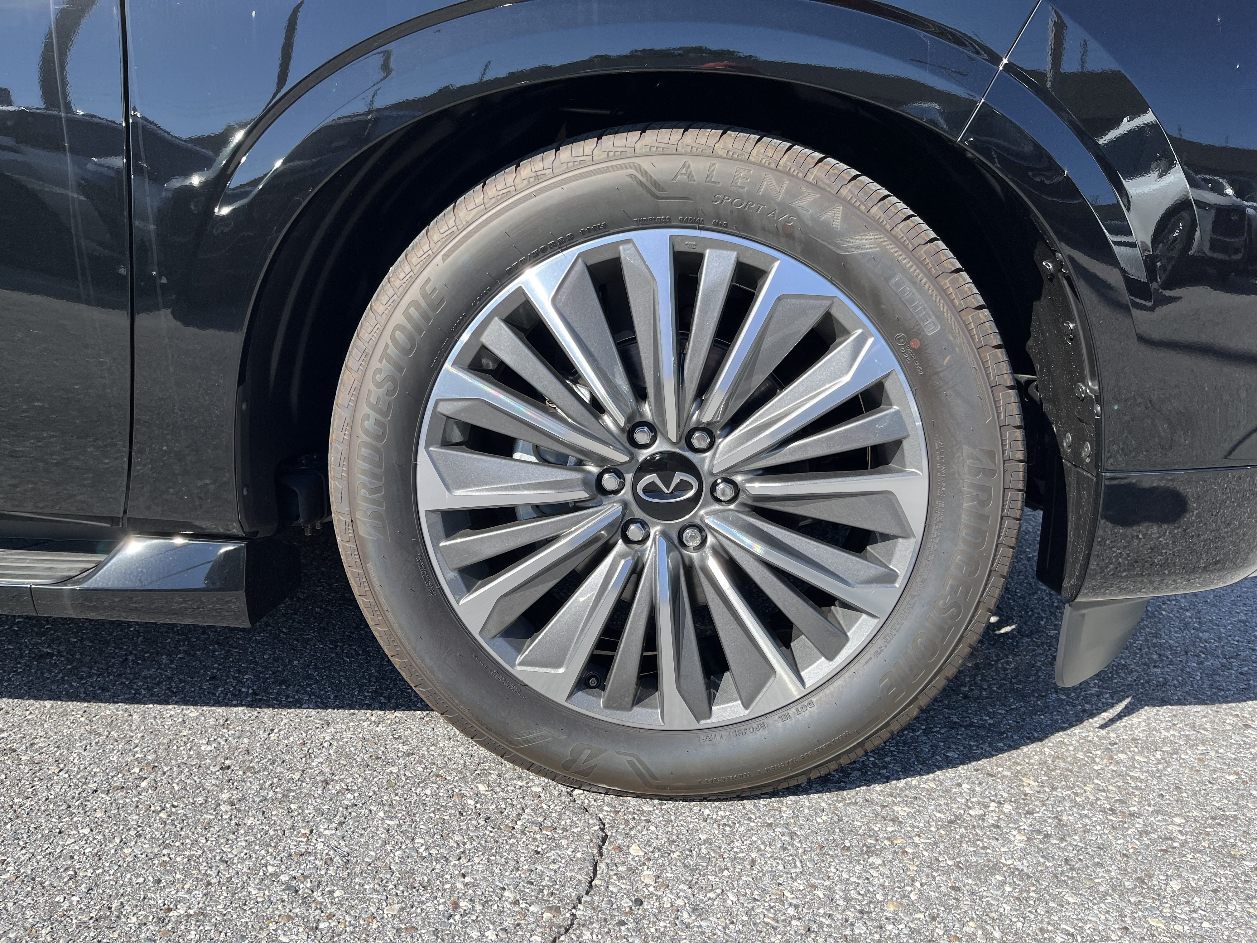 New 2027 INFINITI QX80 Luxe w/ Cargo Package RWD image 9