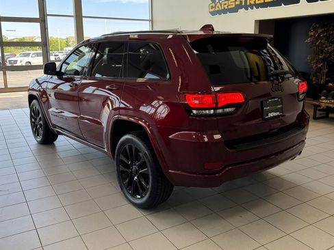 Used 2018 Jeep Grand Cherokee Altitude AWD/4WD image 55