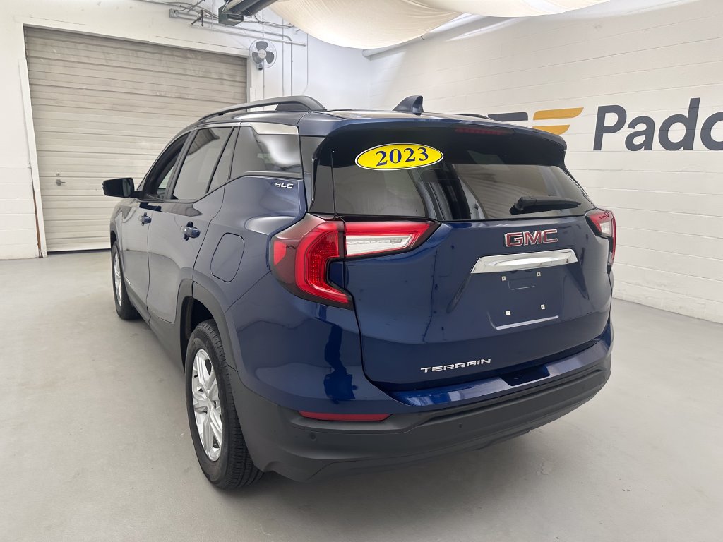 Used 2023 GMC Terrain SLE w/ Driver Convenience Package FWD image 5