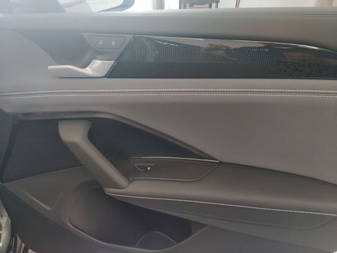 New 2026 Volkswagen Tiguan SE R-Line AWD/4WD image 15