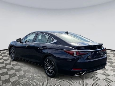Used 2025 Lexus ES 350 Premium image 4