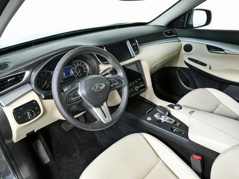 Used 2020 INFINITI QX50 Luxe w/ Navigation Package AWD/4WD image 4
