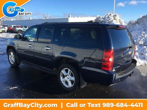 Used 2007 Chevrolet Suburban LTZ w/ LTZ Preferred Equipment Group image 3
