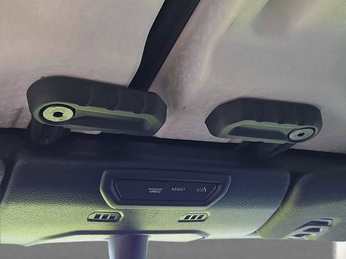 Used 2023 Jeep Gladiator Sport image 30