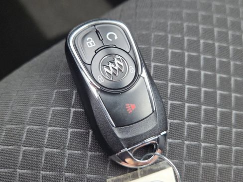 Used 2022 Buick Encore Preferred AWD/4WD image 31