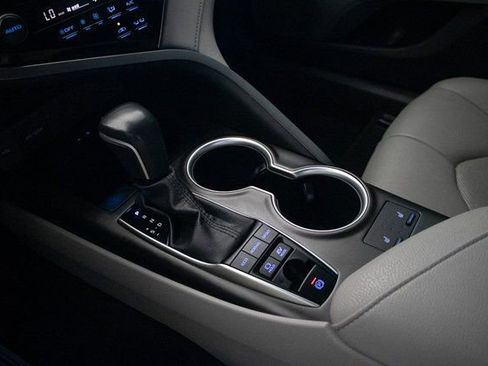 Used 2024 Toyota Camry XLE image 30