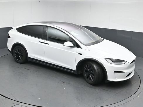 Used 2022 Tesla Model X image 38