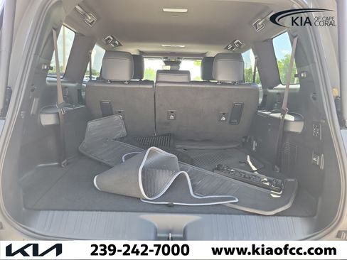Used 2024 Lexus GX 550 w/ Accessory Package (Z1) AWD/4WD image 10